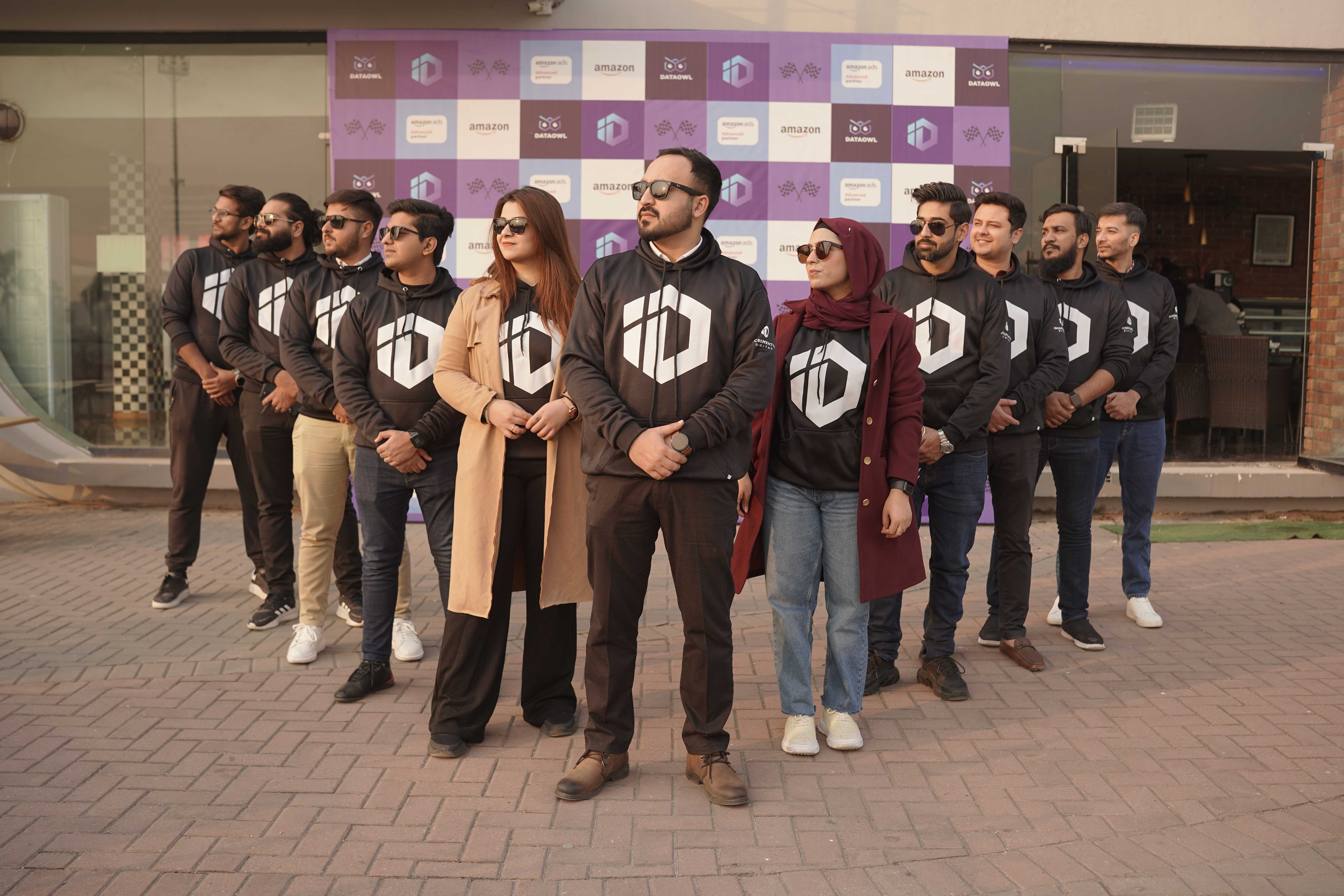 100xSellers community photo 2